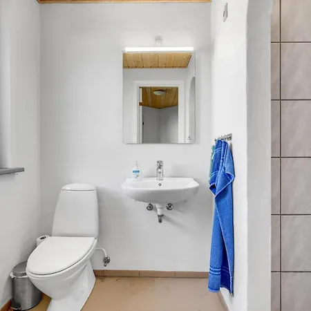 Holiday home 3 Bedroom Beautiful In Grasten