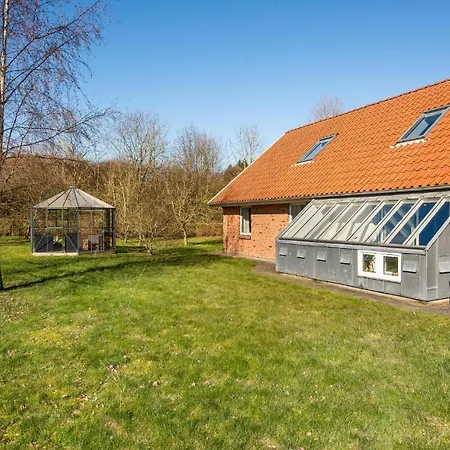 Holiday home 3 Bedroom Beautiful In Grasten